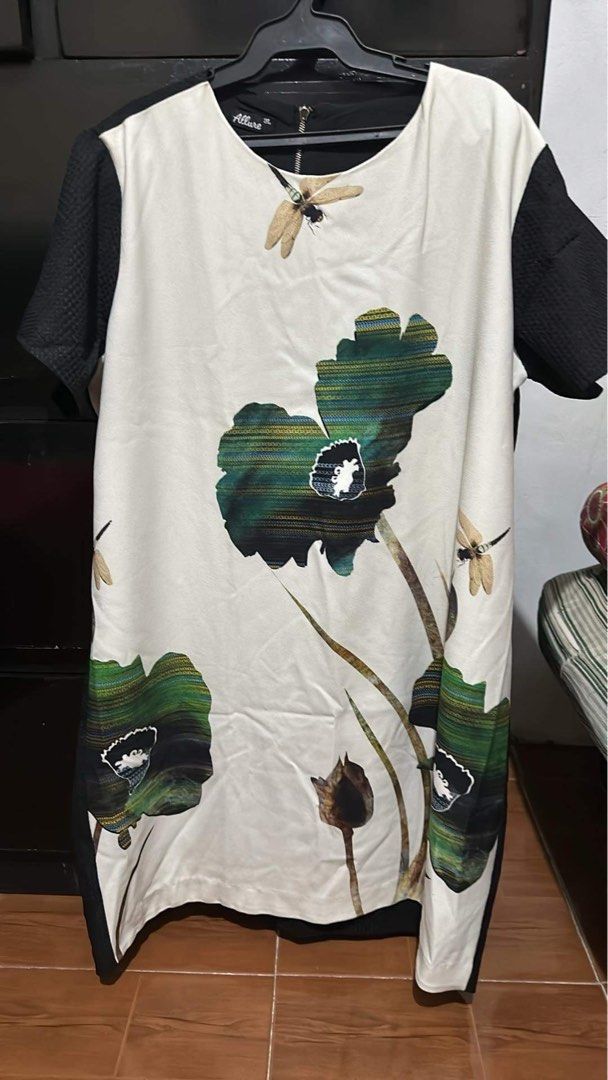 plus size (Category: Dresses) located in Silang. Submitted by wolfbabe00 (Listing ID 1276946386, Image 2). Description: Allure fits xl-3xl.