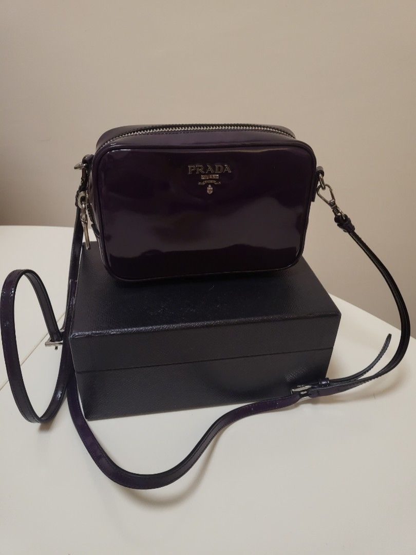 Prada 紫色小廢包(全新未使用品), 名牌, 手袋及銀包- Carousell