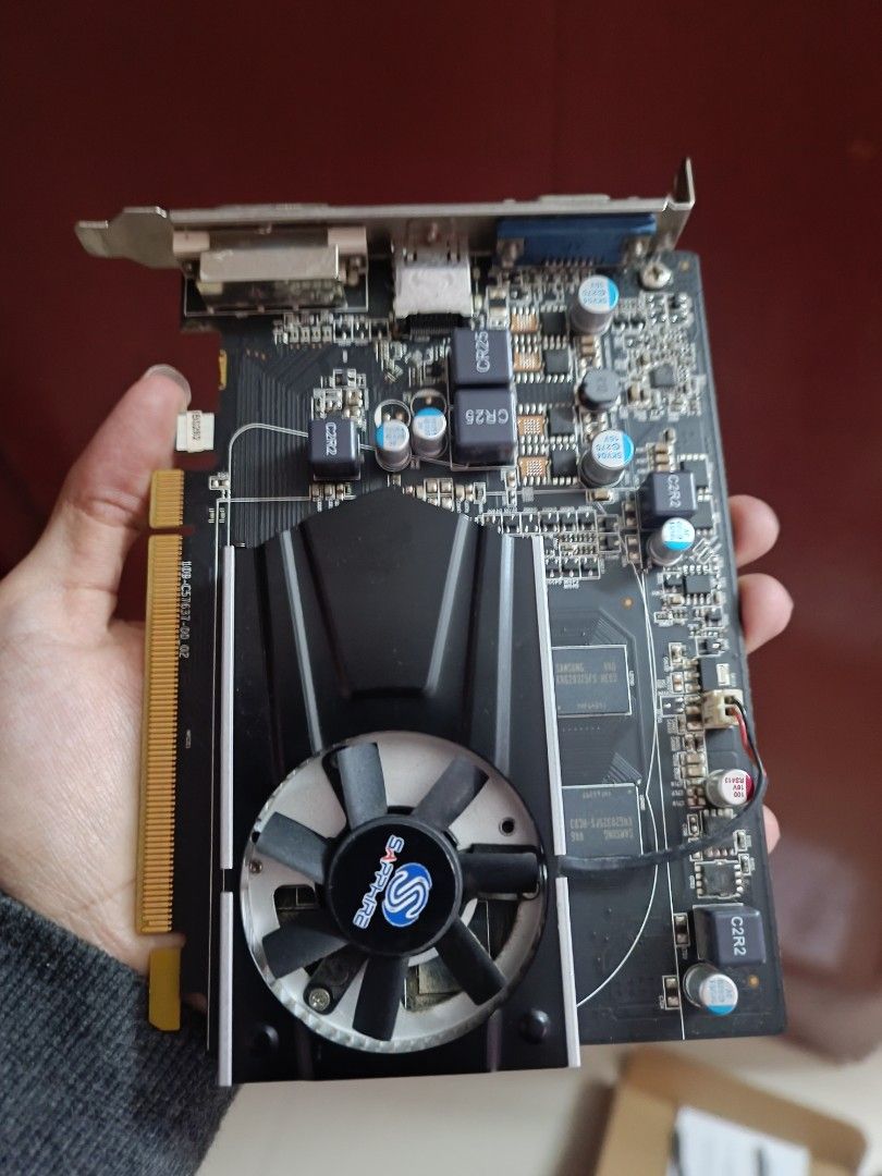 Sapphire radeon r7 on sale 240 2gb ddr3