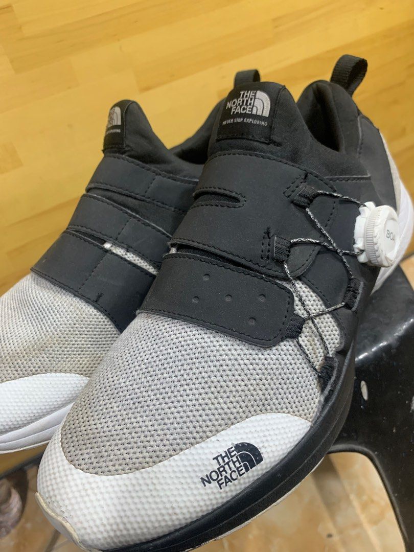 Sepatu running the north face sales