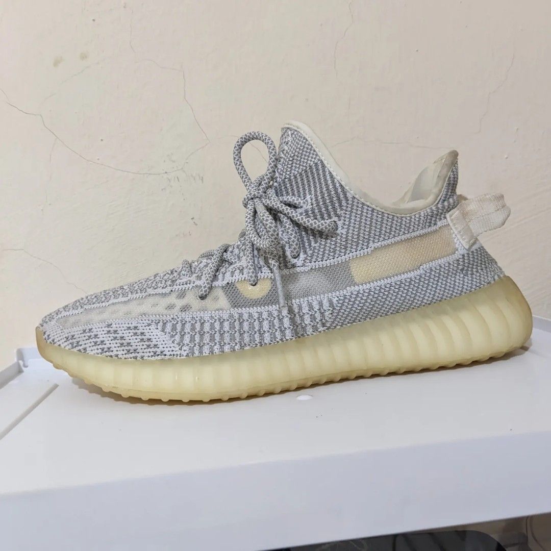 Yeezy 350 v2 hotsell size in cm