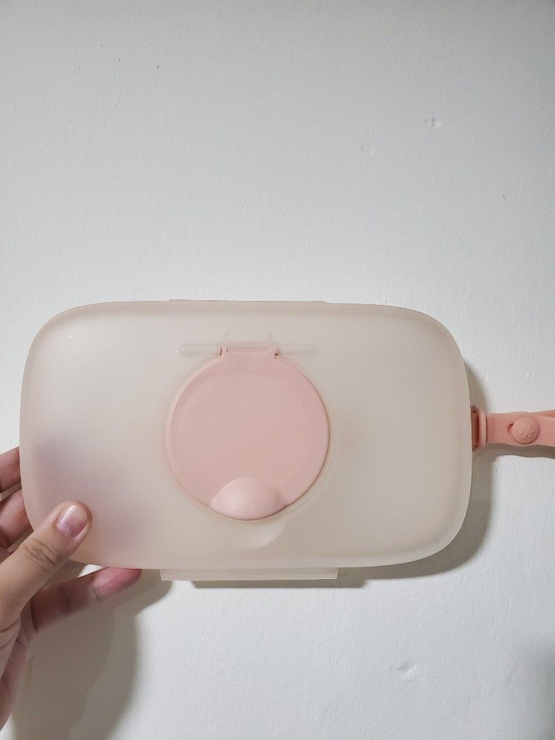 Skiphop travel wipes container (Category: Diapers & Baby Wipes) located in Manila. Submitted by kayceefrias (Listing ID 1277098025, Image 1). Description: 📍Manila.