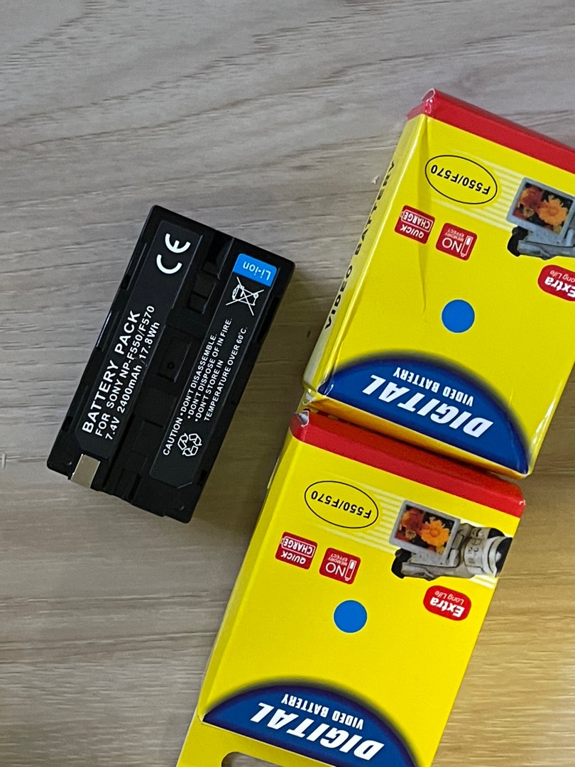 Sony NPF550/F570 OEM Camera Battery (Brand New), Photography