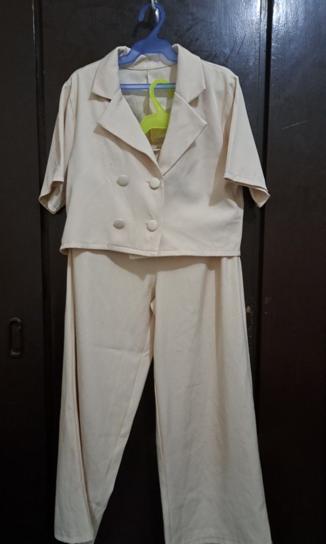 Terno Cream Formal short top with pants (Category: Sets or Coordinates) located in Caloocan City. Submitted by HoshiToSora (Listing ID 1277024565, Image 2). Description: bought in IG store good for semi formal occasions size: S or XS rfs: pants is a bit long, better for 5'4 length of pants: 37.