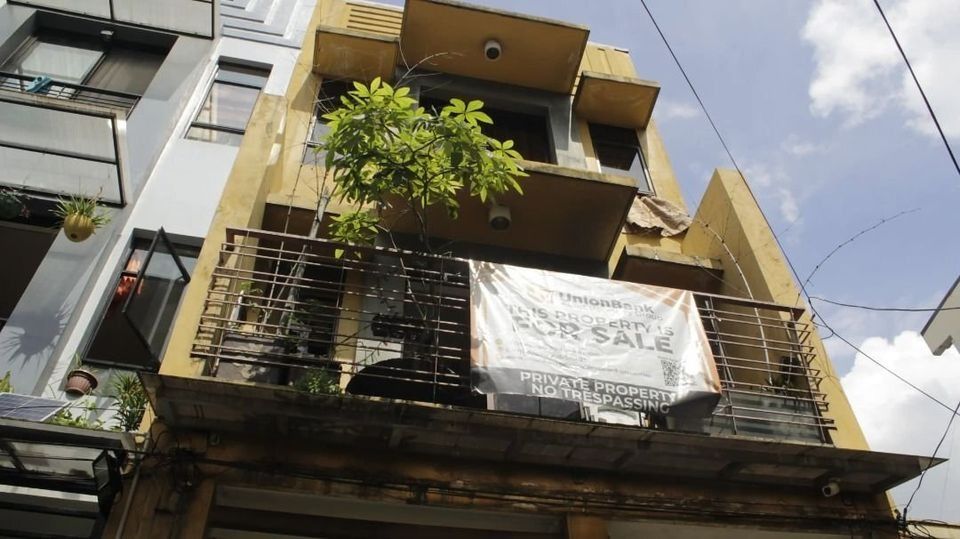 Townhouse For Sale in Address Lot 4, Block 2, 168 Compound Road, Plaza