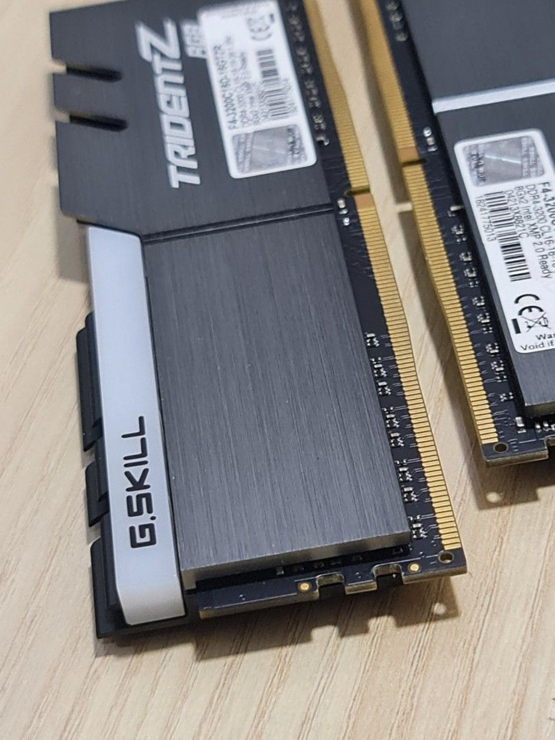 Trident Z DDR4 3200 8gb x 2