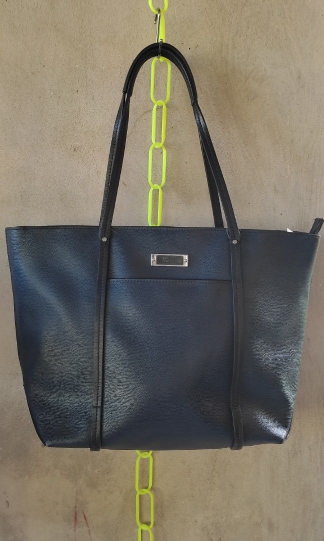 Tumi sinclair q tote shop