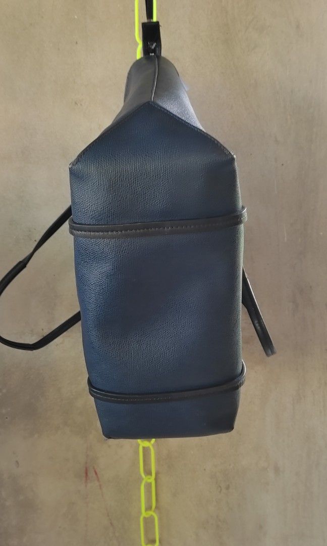 Tumi sinclair hotsell q tote