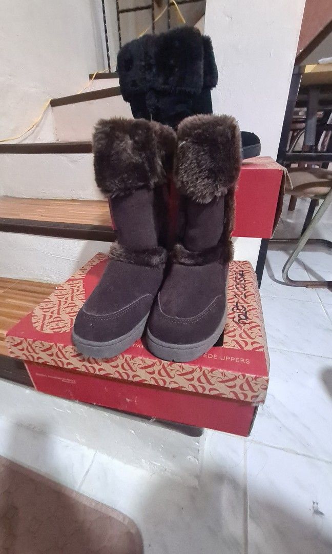 UGG inspired Boots brown (Category: Boots) located in Imus. Submitted by hellobias (Listing ID 1276831985, Image 2). Description: selling ugg boots brown never been used.message me if interested and send mo picture of this item payment is thru gcash shipping item thru sco/sdd/ggx.