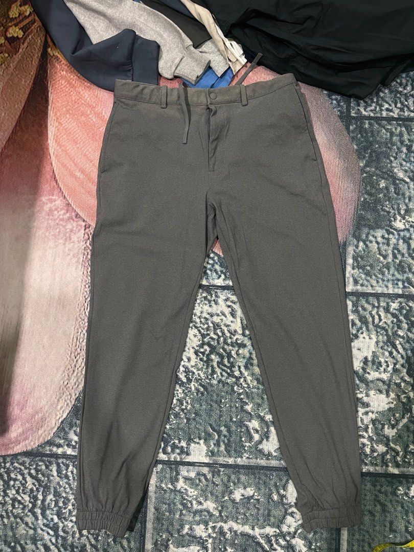 UNIQLO ULTRA STRETCH DRY-EX JOGGER PANTS (LIKE NEW 💯%), Men's Fashion,  Bottoms, Joggers on Carousell