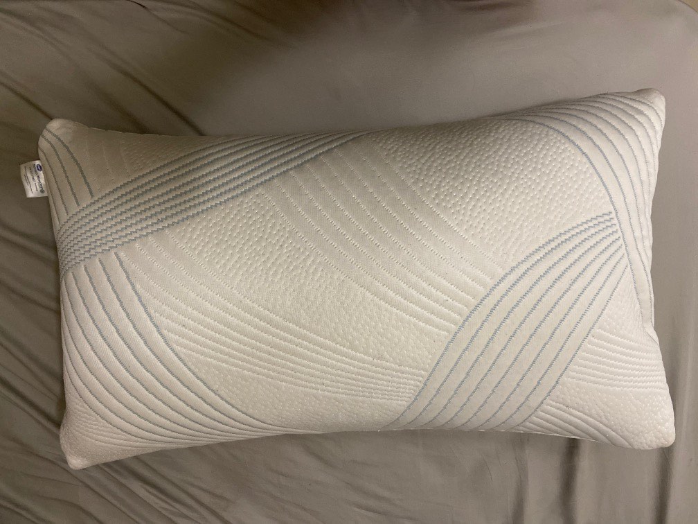 Uratex Memory foam pillow, Furniture & Home Living, Furniture, Bed