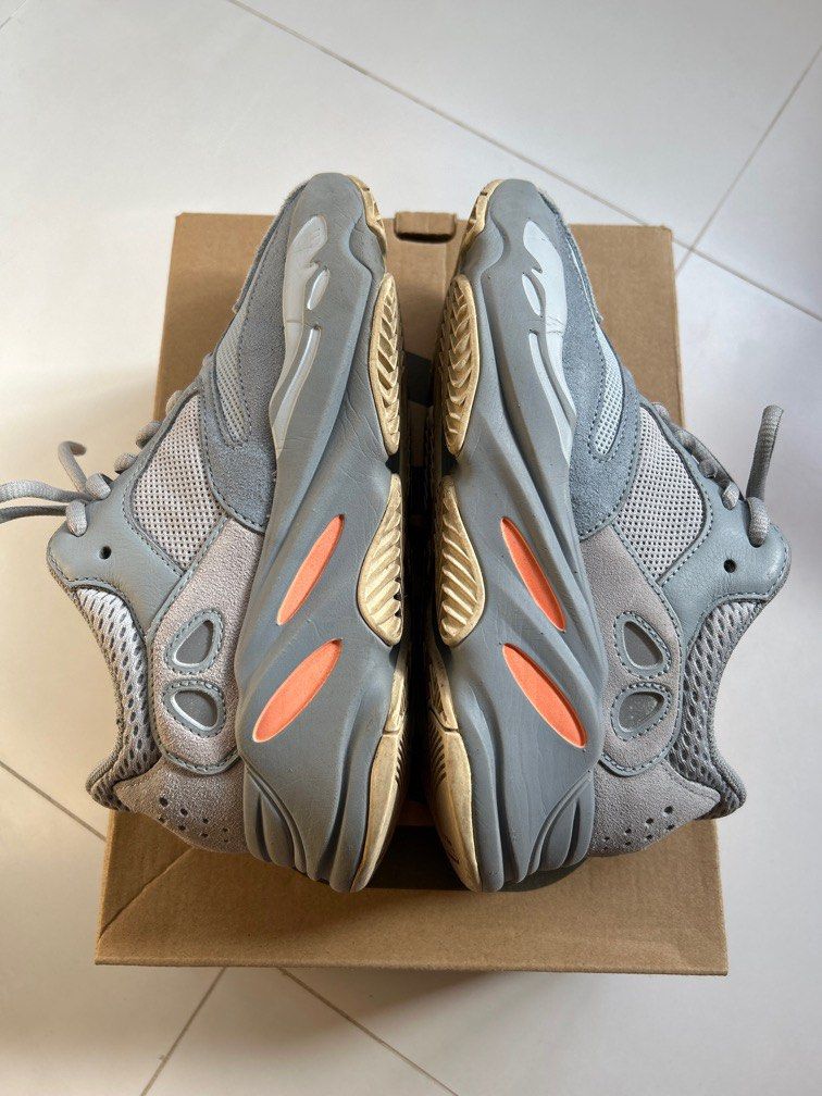 US6 Adidas Yeezy Boost 700