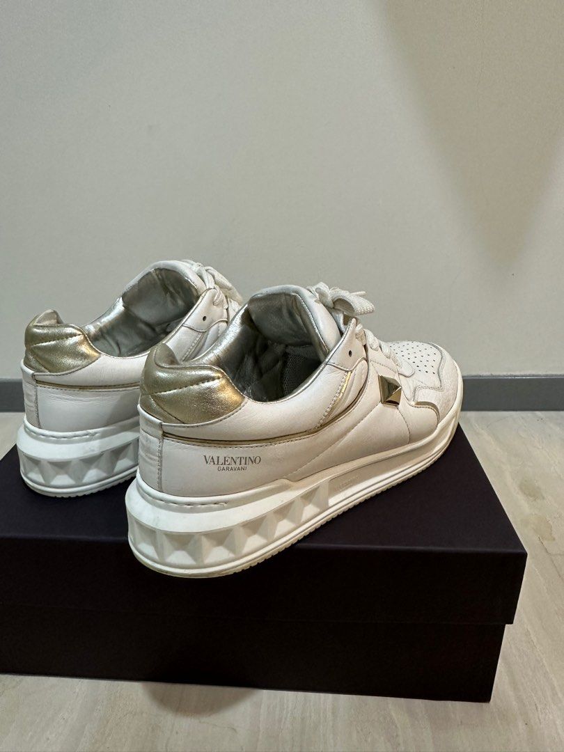 Valentino sneakers Men s Fashion Footwear Sneakers on Carousell
