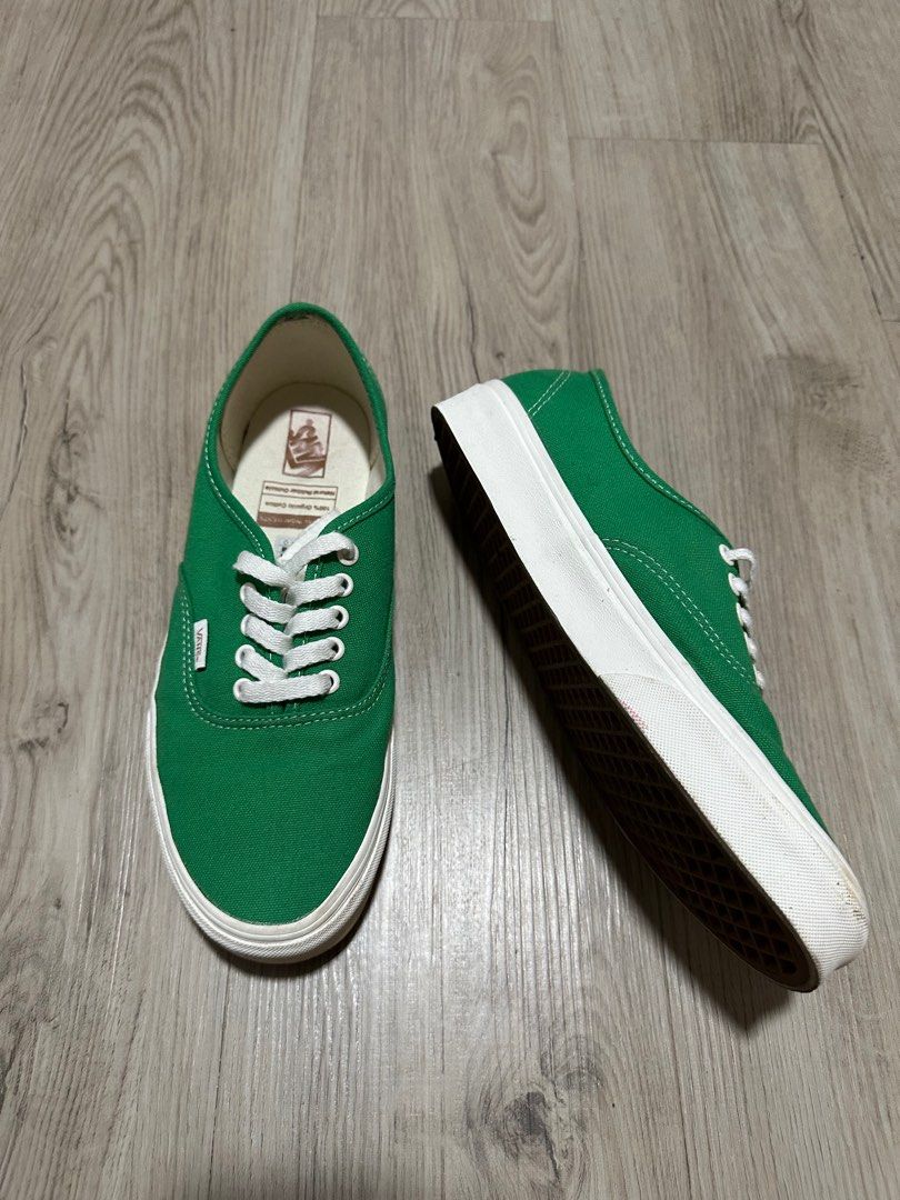 Vans authentic dark green top