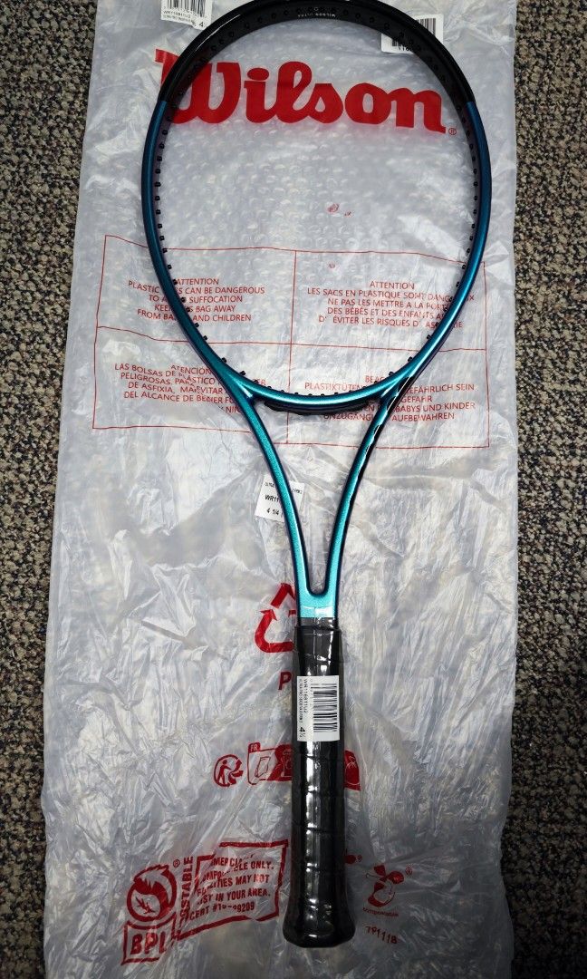 Ultra Pro (16x19) V4 Tennis Racket