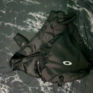 Oakley sling bag philippines hot sale