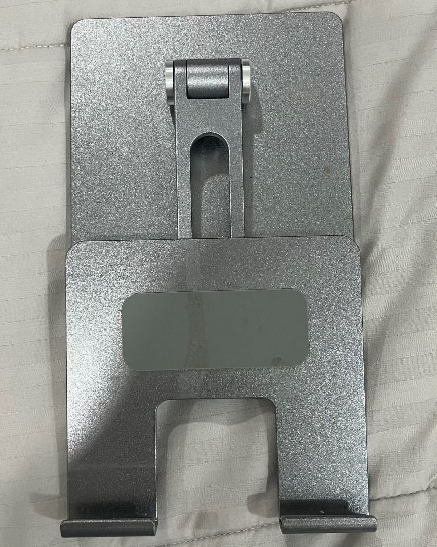 Adjustable Metal Tablet Stand (Category: Mounts & Holders) located in Manila. Submitted by rotation2000 (Listing ID 1277283855, Image 1). Description: *Pre-Loved.