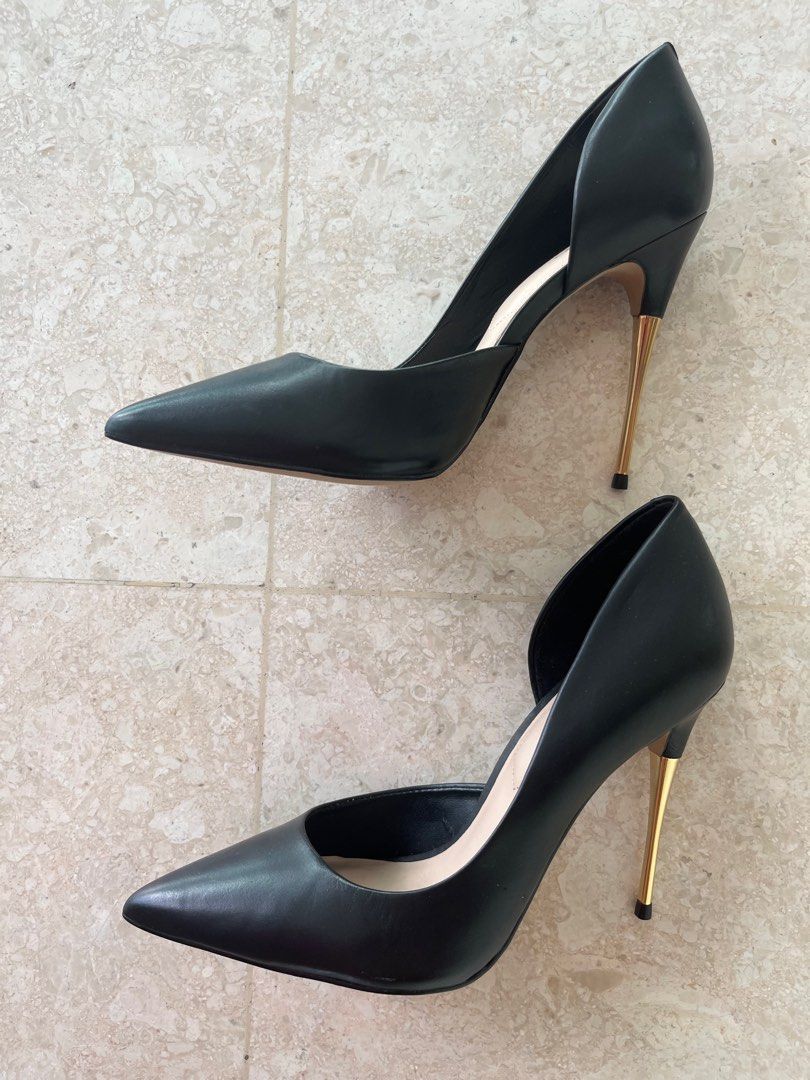 Aldo black pump outlet