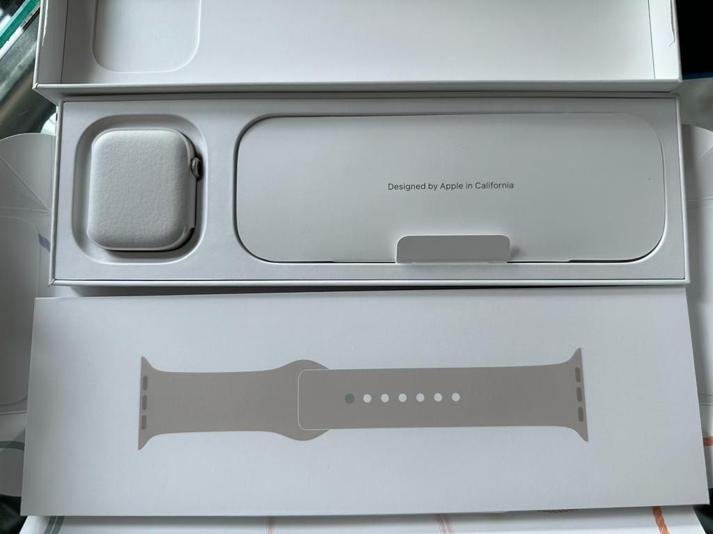 Buy Apple Watch Series 9 GPS, 45mm Starlight Aluminum Case with Starlight  Sport Band - S/M