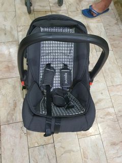 Apruva infant car seat