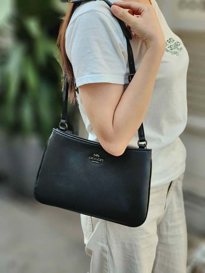 Authentic Coach Penelope Shoulder Bag