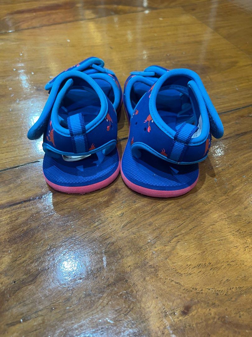 Beach sandals (Category: Babies & Kids Fashion) located in San Juan City. Submitted by apl_d (Listing ID 1277208109, Image 3). Description: .