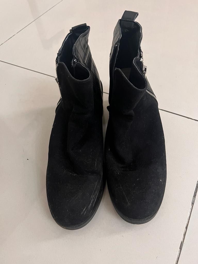 Black boots deals new look sale