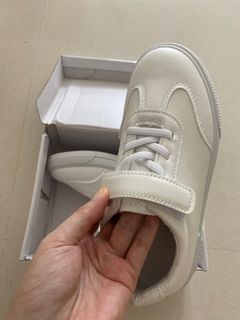 Yuppies Extra White Shoe Whitener 150ml – HKarim Buksh