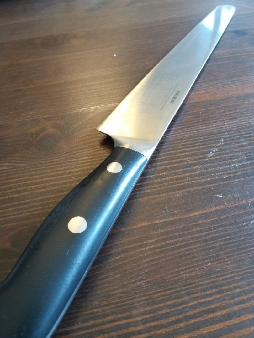 Bread knife (Category: Knives & Chopping Boards) located in Singapore. Submitted by nalu50 (Listing ID 1277124245, Image 3). Description: Length 14 inches Cash only upon pick-up Self pick up at level one between letterbox & bicycle rack area of 305B Anchorvale Link. Important note: item offered are 1st come 1st serve. Whoever comes to pick up 1st will get the item. I do not hold or reserve..