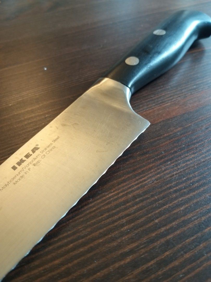Bread knife (Category: Knives & Chopping Boards) located in Singapore. Submitted by nalu50 (Listing ID 1277124245, Image 2). Description: Length 14 inches Cash only upon pick-up Self pick up at level one between letterbox & bicycle rack area of 305B Anchorvale Link. Important note: item offered are 1st come 1st serve. Whoever comes to pick up 1st will get the item. I do not hold or reserve..