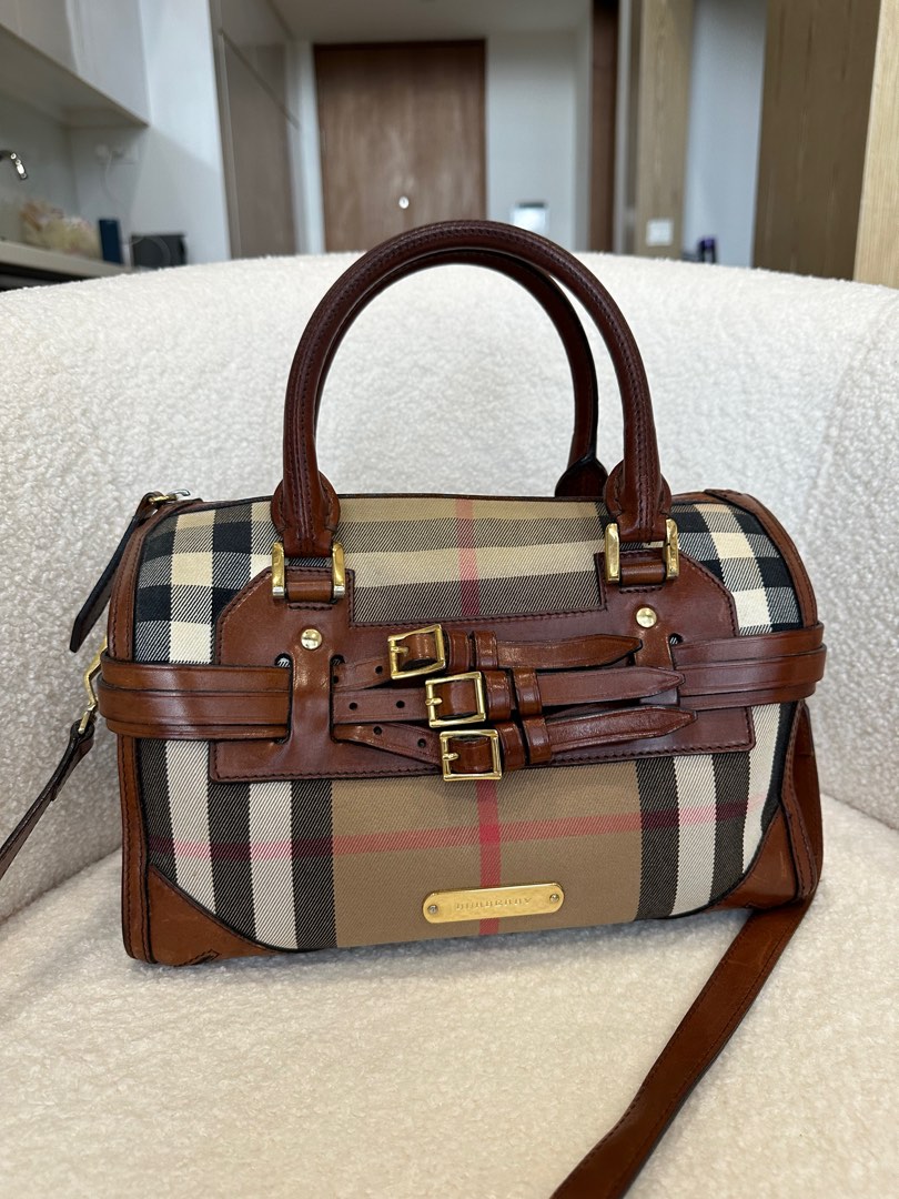 Burberry handbag store strap