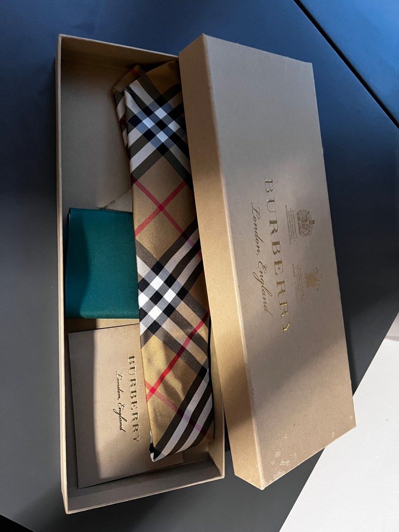 Burberry tie deals box