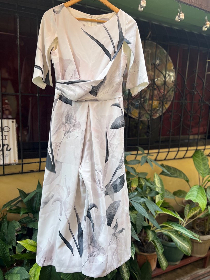 Preloved Coast Printed Savannah Jumpsuit Size Medium