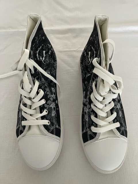 Girls converse discount high top sneakers