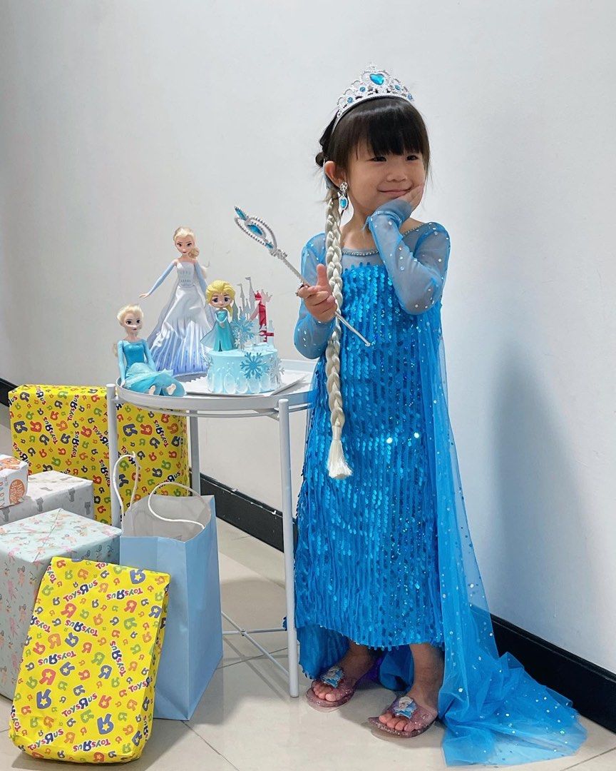 Cute Princess Elsa dress come with accessories