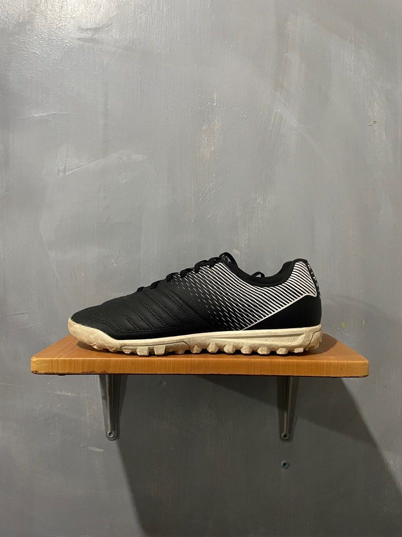 Decathlon Kipsta, Men's Fashion, Footwear, Sneakers on Carousell