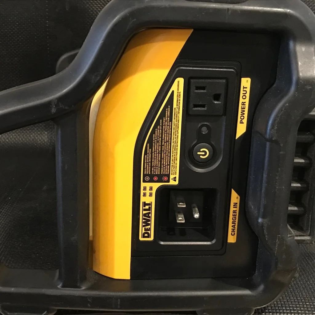 Dewalt dcb1800 hotsell