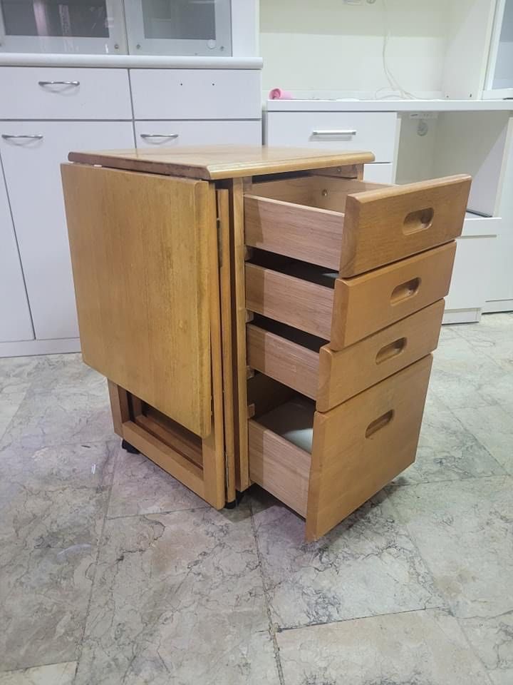 Expandable Table Japan surplus (Category: Tables & Sets) located in Manila. Submitted by Hezcki (Listing ID 1277213626, Image 3). Description: .