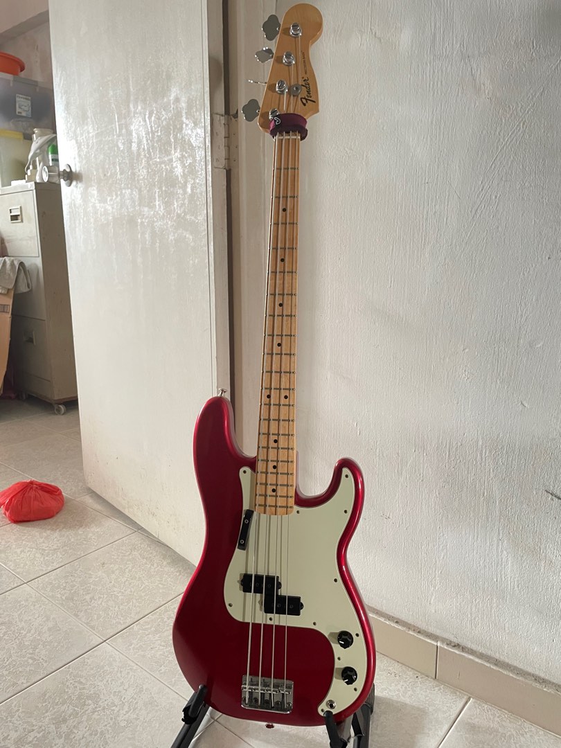 Fender MIM P-Bass, Hobbies & Toys, Music & Media, Musical Instruments
