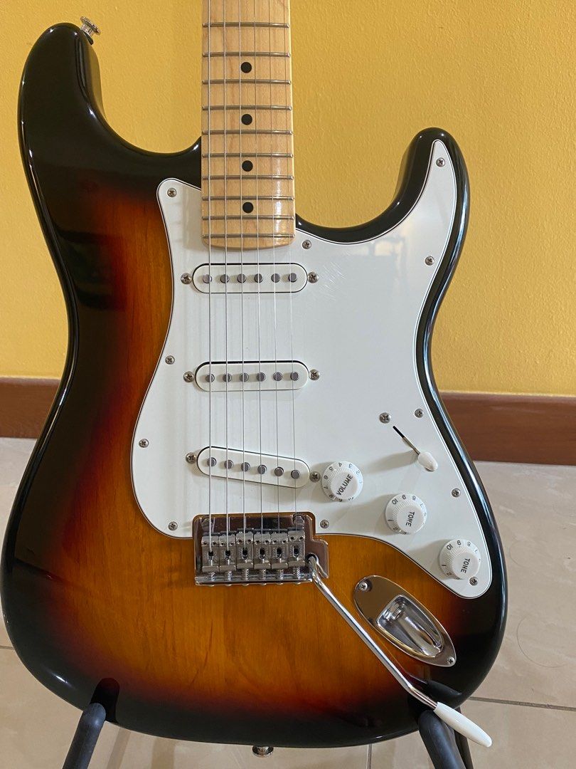 Fender Stratocaster Hybrid II (MIJ), Hobbies & Toys, Music & Media