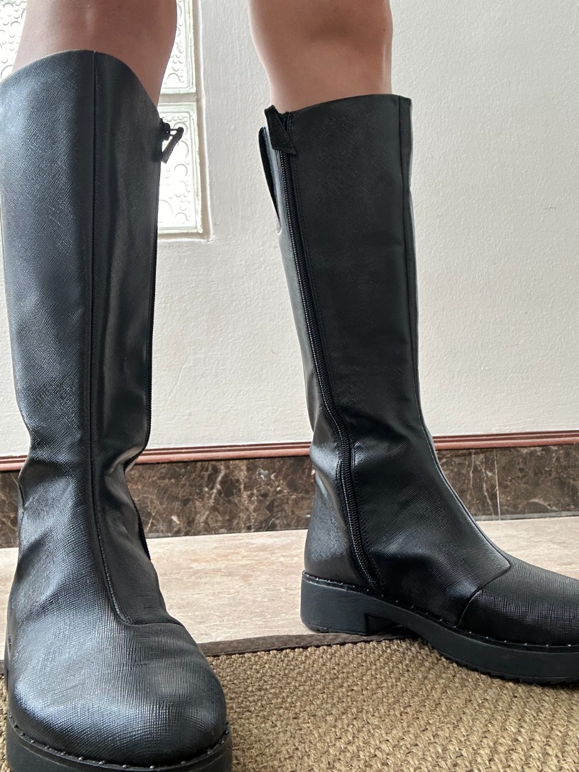 FITFLOP UK Boots Women s Fashion Footwear Boots on Carousell