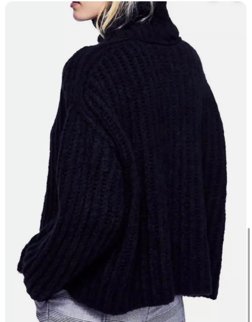 Free People FLUFFY Fox sweater black