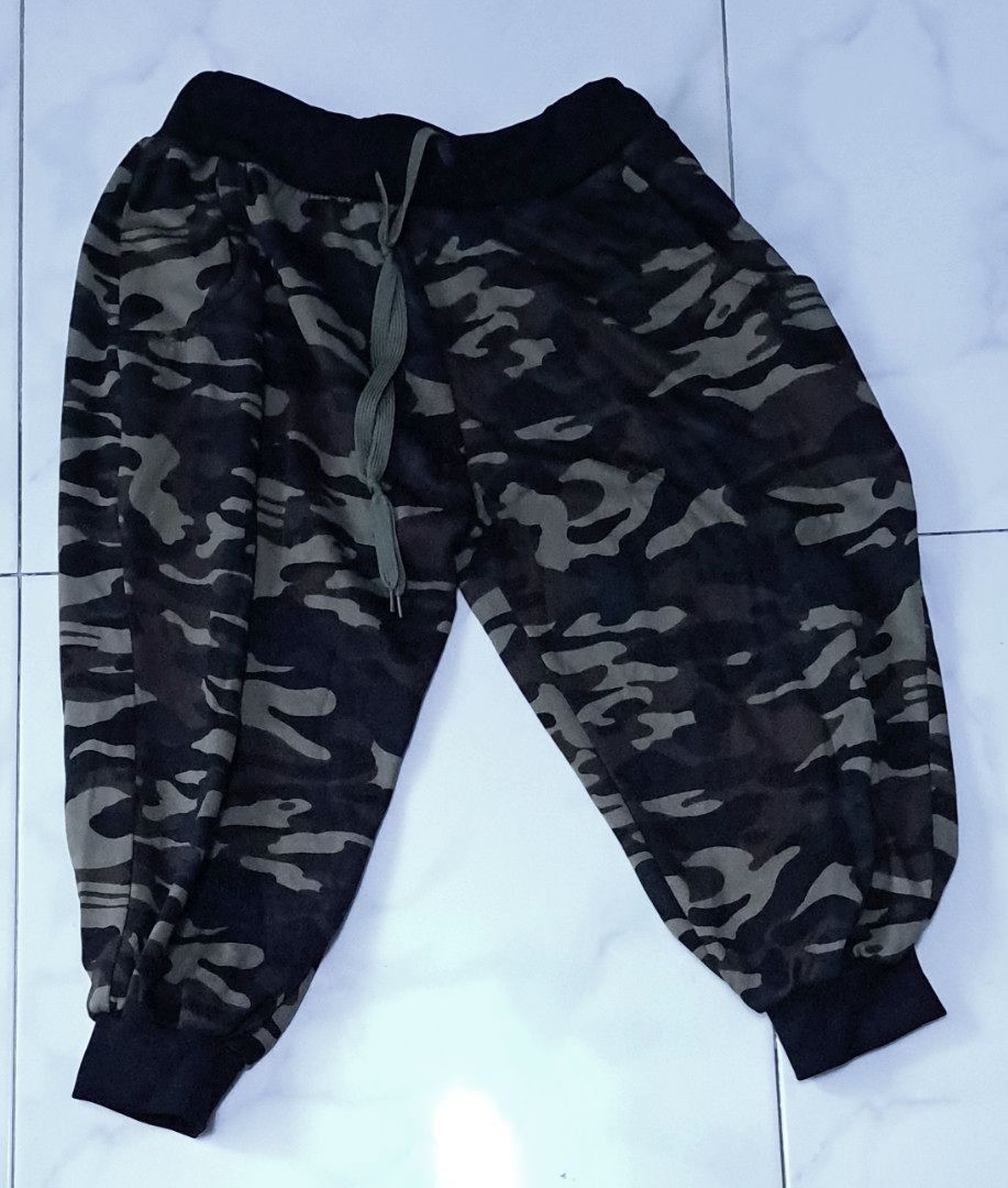 White black outlet camo pants