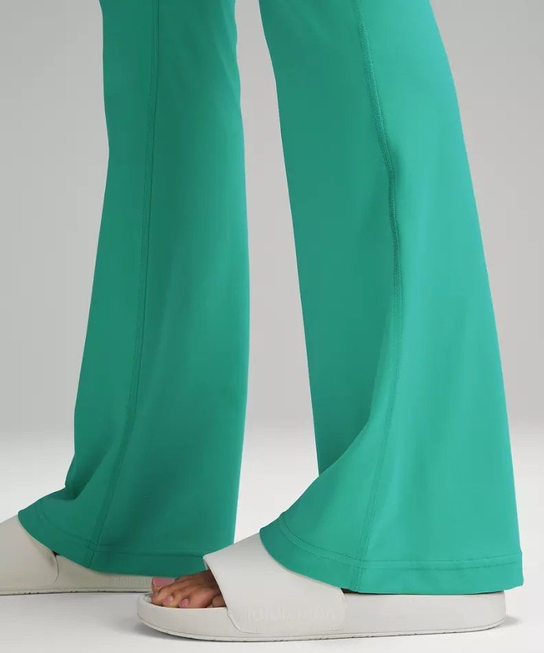 Groove Super-High-Rise Flared Pant Nulu in Kelly Green, Women's Fashion,  Activewear on Carousell
