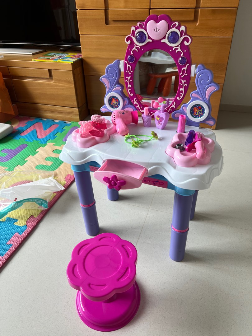 Kids toy hotsell dressing table