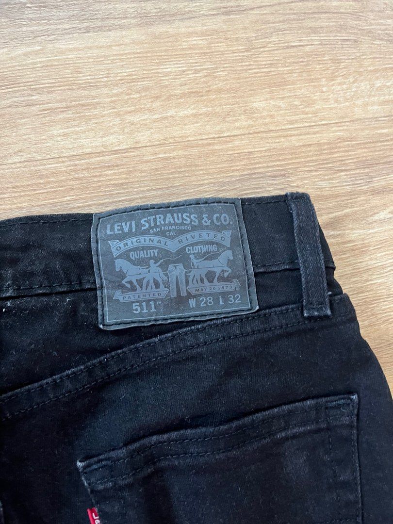 Levis on sale size 28