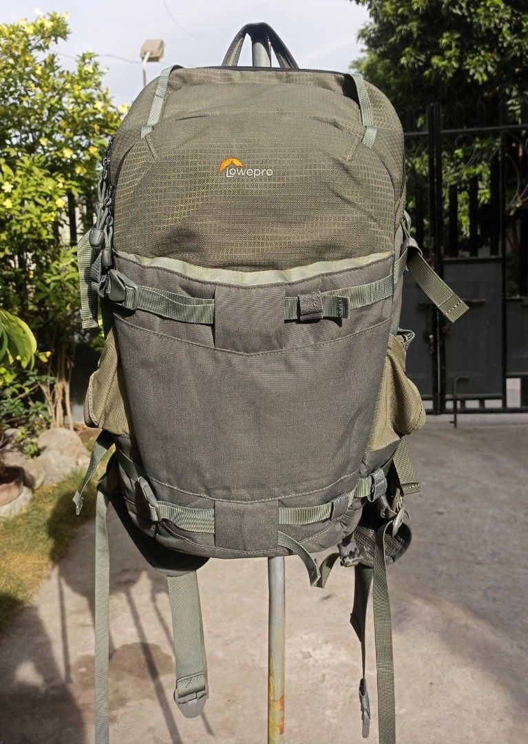 LOWE PRO BP450 AW (Category: Backpacks) located in General Santos City (Dadiangas). Submitted by midas_outdoors (Listing ID 1277108469, Image 1). Description: A great option for tech nomads. Specifically designed for photographers and videographers, Suitable for carrying tech gears. -Padded compartment for laptops and tablets: hold laptops up to 15 inches and tablets up to 10 inches. The compartment is padded to protect your devices from damage d
