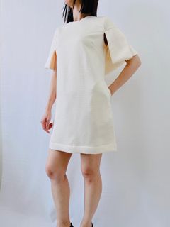 White cape hotsell dress short