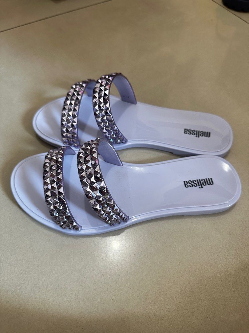 Melissa Bling - Lilac / Metallic Violet - US5 (Category: Slippers and slides) located in Santa Maria. Submitted by cesuuuu (Listing ID 1277136578, Image 2). Description: Original Size: US 5 Color: Lilac / Metallic Violet Condition: used once, only during wedding preparation shoot RFS: decluttering.