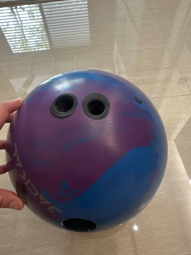 Motiv Alpha Jackal Bowling Ball 15lbs, Sports Equipment, Sports & Games